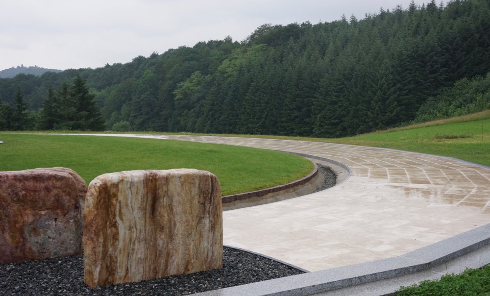 Ein Teil des Kreises für den Regenbogen wird für Quarzplatten vorbereitet