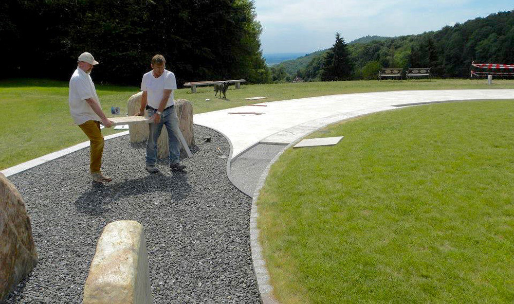 Die Quarzplatten werden hineingelegt