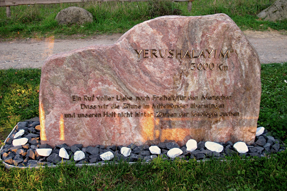 Die helle Seite des Jerusalem Grenzsteins